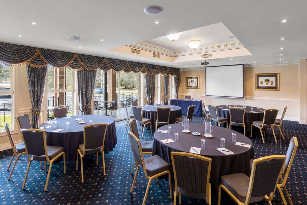 Canterbury International Hotel Forest Hill Restaurante foto